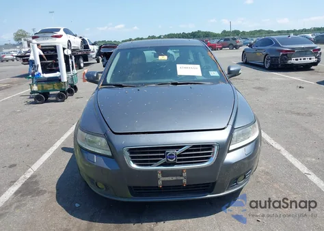 2010 Volvo V50 2.4I z USA, uszkodzony, nr VIN YV1390MW3A2527032